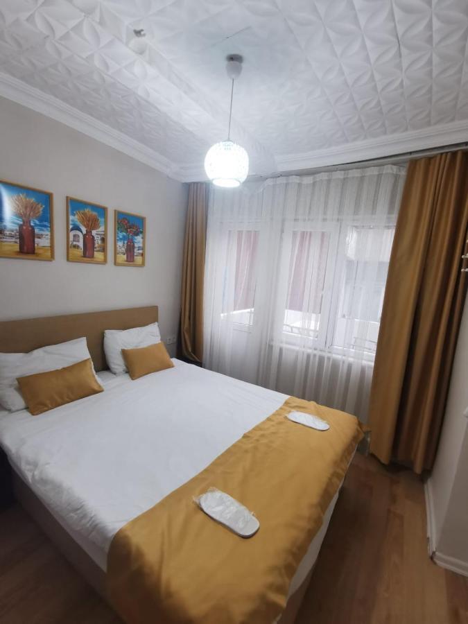 Konut Wooden House Hotel Istanbul Exterior photo