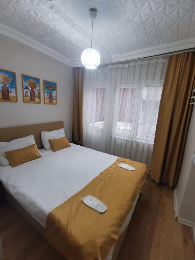 Konut Wooden House Hotel Istanbul Exterior photo