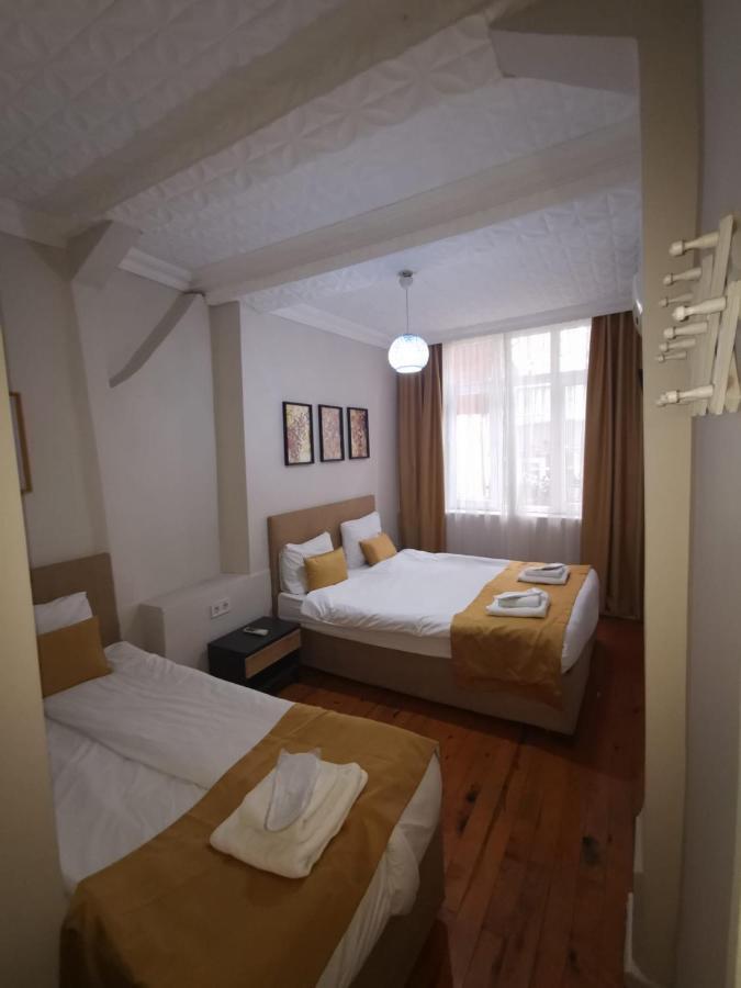 Konut Wooden House Hotel Istanbul Exterior photo